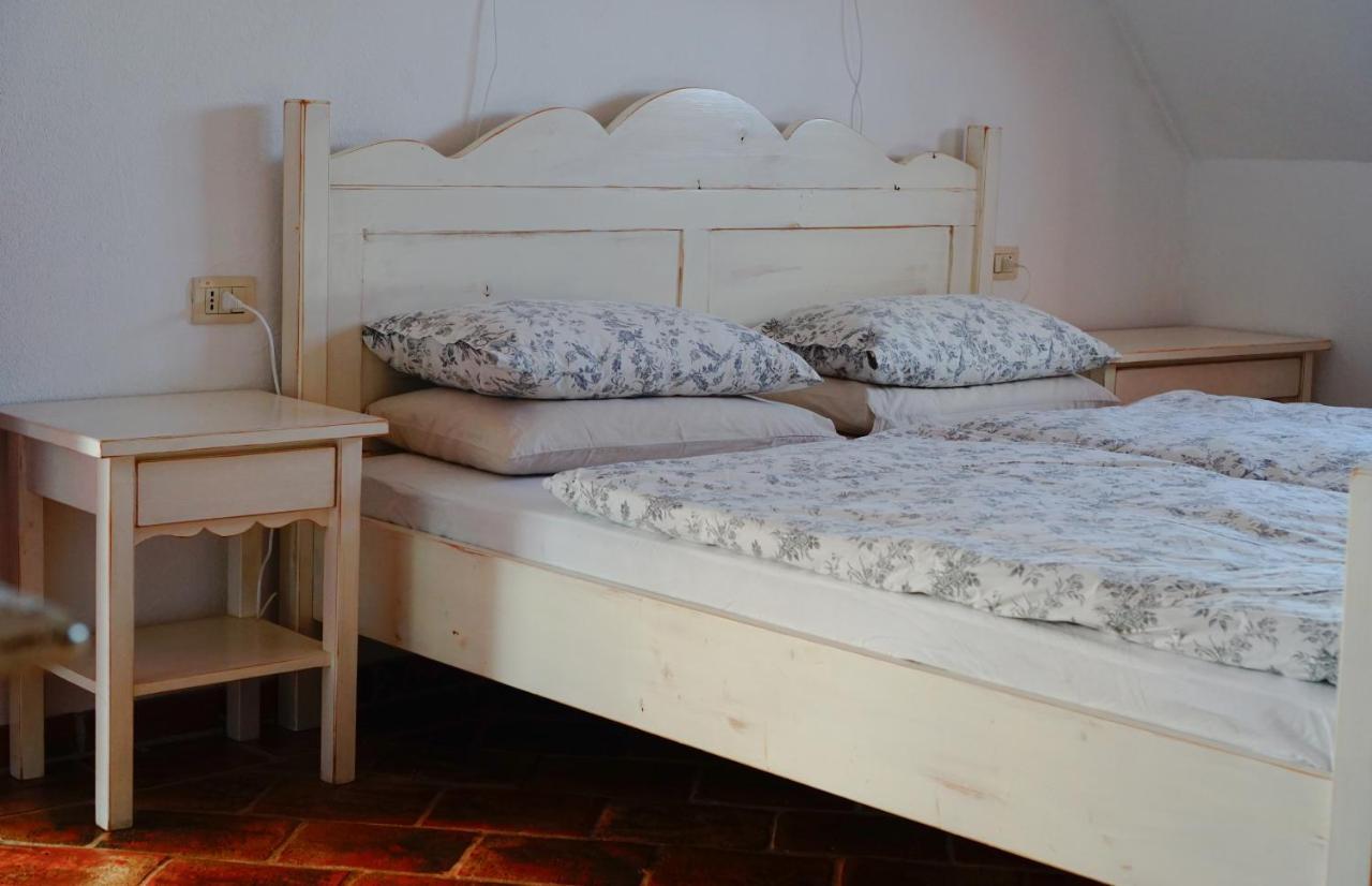 Dvor Guesthouse Novak מראה חיצוני תמונה