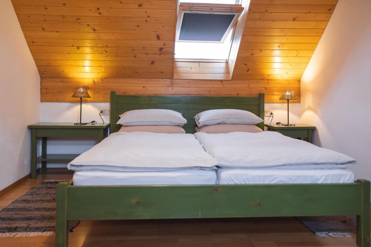 Dvor Guesthouse Novak מראה חיצוני תמונה