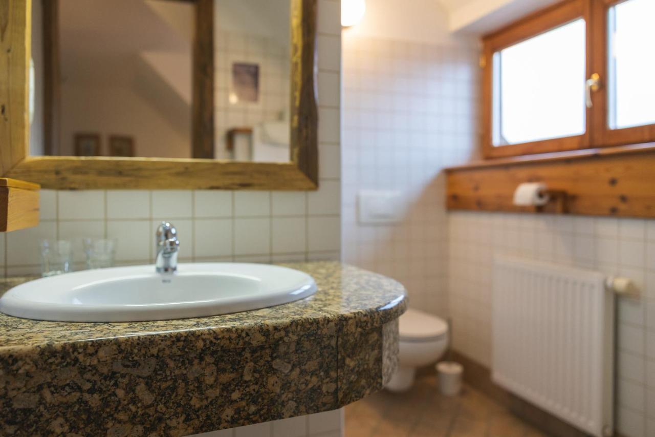 Dvor Guesthouse Novak מראה חיצוני תמונה