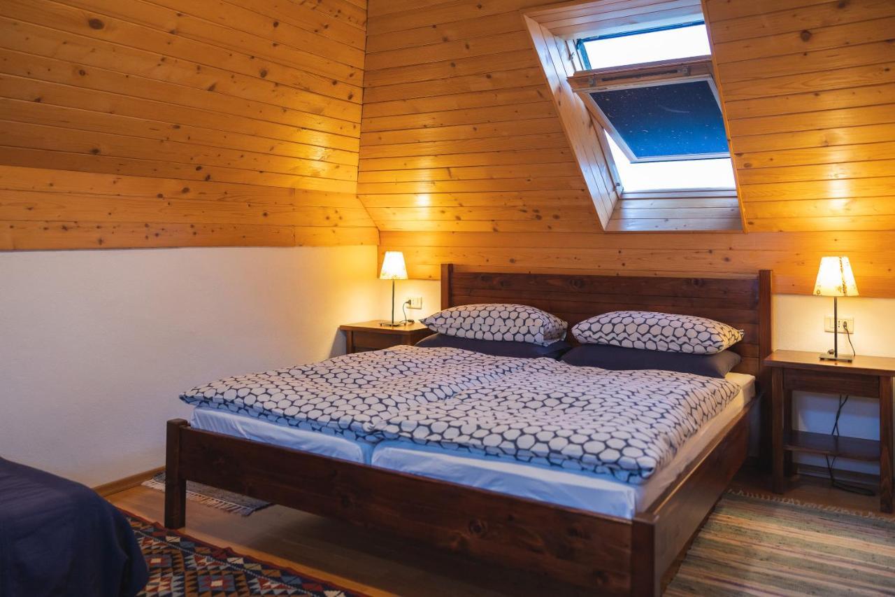 Dvor Guesthouse Novak מראה חיצוני תמונה