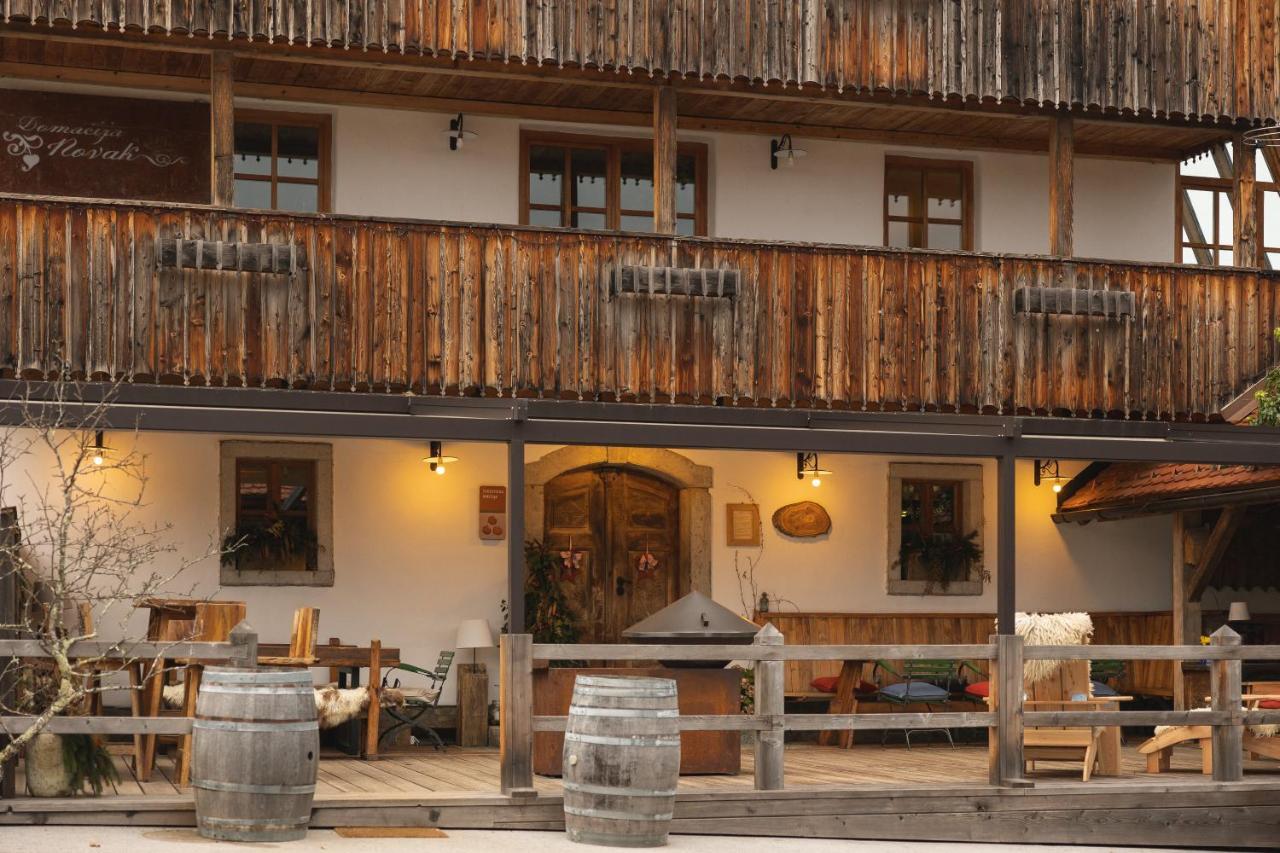 Dvor Guesthouse Novak מראה חיצוני תמונה